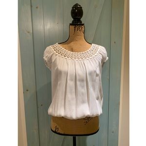 White Top w/ Lace Collar